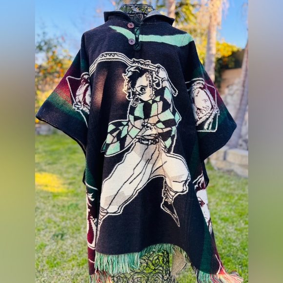 Demon slayer alpaca poncho, unisex, one size, made in Ecuador. Adult size - Picture 3 of 7